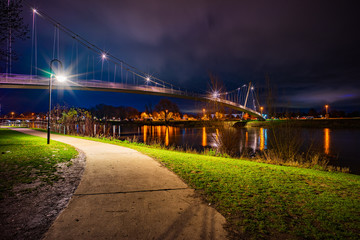 Fototapeta na wymiar Glacisbrücke Minden - Nachtaufnahme