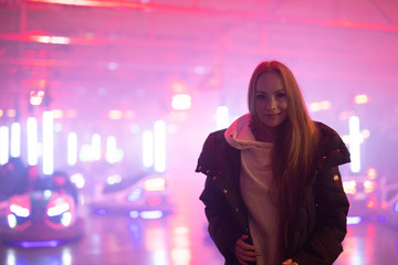 Frau in Berlin bei Weihnachten