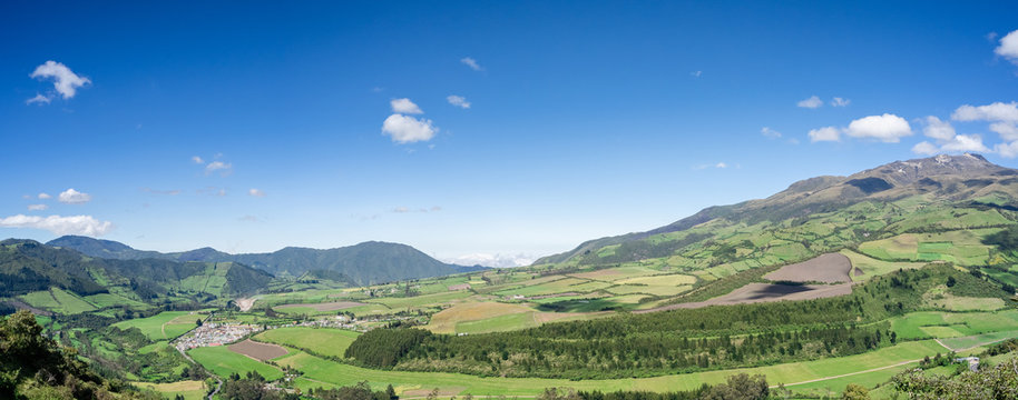 A VALLEY VIEW CALLED "LLOA", AT THE FOOT OF VOLC&Aacute;N GUAGUA PICHINCHA, NEAR QUITO IN LOS ANDES, SOUTH AMERICA.