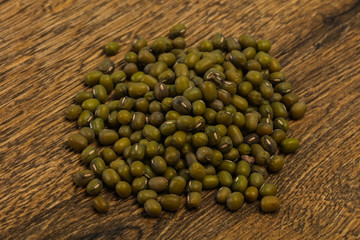 Dry raw beans mung for cooking