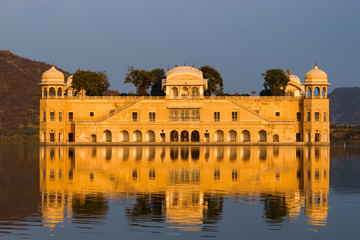 Obraz premium Jal Mahal, The water palace in Jaipur, Rajasthan, India.