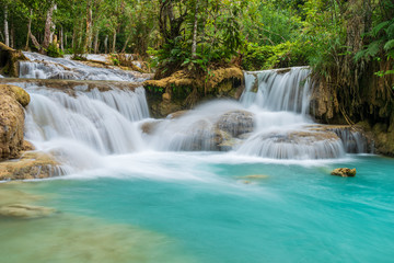Fototapeta na wymiar Kuang Si Waterfall in Luang prabang, Laos.