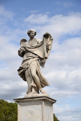Fototapeta na wymiar statue of an angel in Rome 