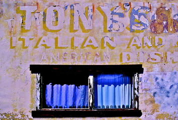 Ghost sign of old abandoned Tony’s Diner, Route 66, near Newberry Springs, Mojave Desert,...