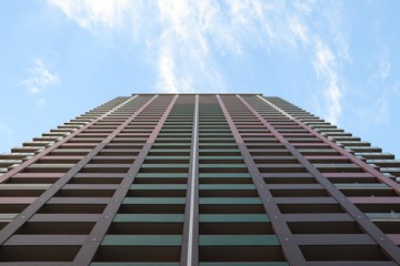 川口駅に建つ高層マンション