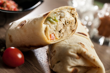 chicken sandwich with traditional bread
