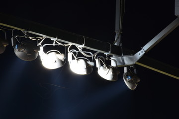 Licht, Beleuchtung, Scheinwerfer, Lampe, Glühbirne, Flutlicht, Nacht, beleuchten, leuchten, Strom,...