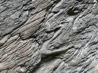 Verl&auml;ufe im Stein