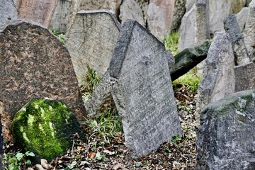 Grabsteine des Alten J&uuml;dischen Friedhofs von Prag