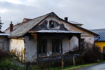 Fototapeta na wymiar Stary murowany dom 