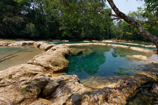 Kaskady Agua Azul  w Meksyku