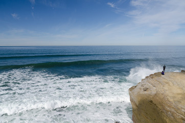Strong surf at Sunset Cliffs natural park