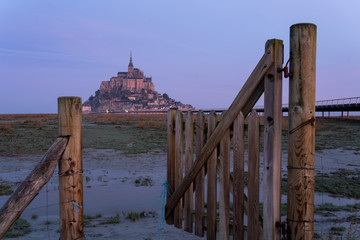 Obraz premium Le Mont Saint Michel in der Normandie Frankreich Dezember Winter