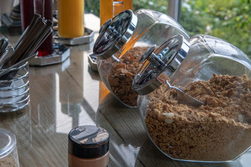 Cereal containers and scoopers