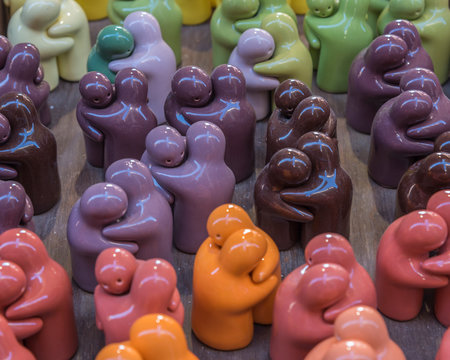 Sali&egrave;re et  Poivri&egrave;re s'embrassant