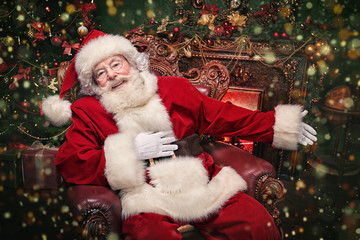 Fototapeta na wymiar traditional Santa Claus