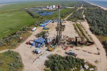 Carrying out repair of an oil well
