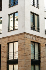 Gebäudeteil, Fassade mit Fenster, Mehrfamilienhaus in Leipzig, Immobilien und Wohnung