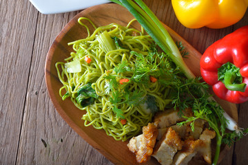 jade noodle with crispy pork
