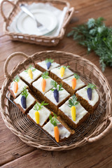 カラフルなキャロットケーキ