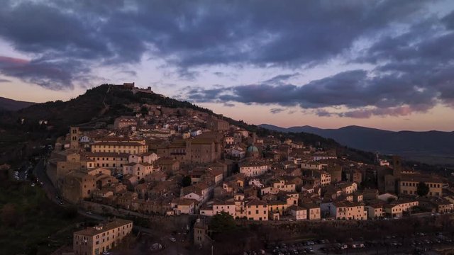 Cortona toscana tramonto