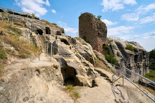 &Uuml;berreste der Festung Regenstein bei Blankenburg im Harz