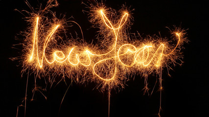 New Year, Neues Jahr, Neujahr Silvester 2020 mit Wunderkerze geschrieben, Feuerwerk