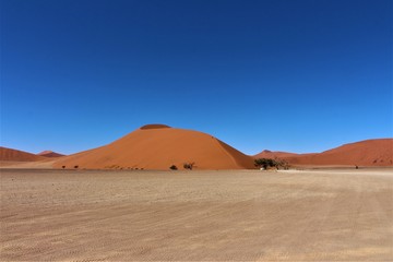 Fototapeta na wymiar Beautiful scenic panorama view of big daddy also known as Dune 45 in Namib Naukluft Nationalpark, Sossusvlei, Namibia