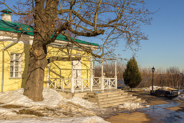 Fototapeta na wymiar 2019.02.19, Moscow, Russia. The palace pavilion of 1825 in Kolomenskoye is the only part of the lost palace of Emperor Alexander I that has been preserved on the territory of the museum-reserve.