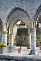 Fototapeta na wymiar Ville d'Ecouché, Notre-Dame d'Ecouché (XIIIe siècle, classée Monument Historique, département de l'Orne, France