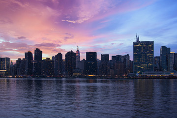 Fototapeta premium Manhattan Skyline at night in New York City