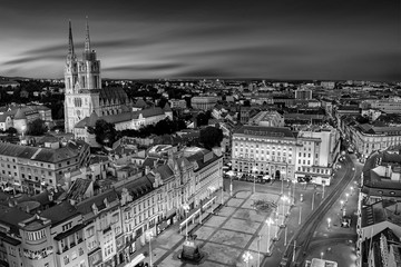 Obraz premium Zagreb Croatia at Sunset. View from above of Ban Jelacic Square Black and White Photography