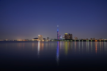 Naklejka premium 福岡シーサイドももちエリア風景夜景