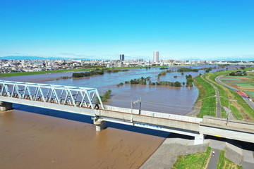 増水した江戸川の空撮