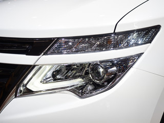 乗用車のヘッドライト © moonrise