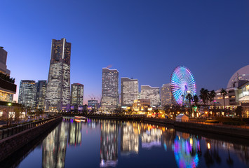 横浜の夜景　みなとみらい21