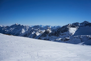 Fototapeta na wymiar Stubaier gletscher, Austria - February 17, 2019 - In Austria’s largest glacier ski area winter sports. Perfect area for all winter activities