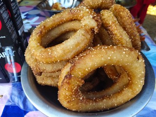 donuts with powdered sugar