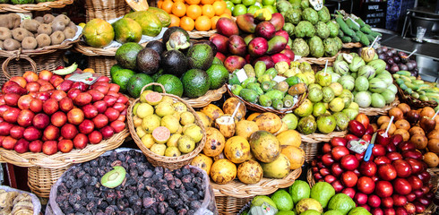 Naklejka na ściany i meble Fruits exotiques - Funchal / madère (Mercado dos Lavradores) 