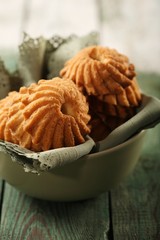 Cookies in green bowl - close -up