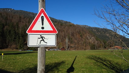Grüne Langlauf Loipe kein Schnee
