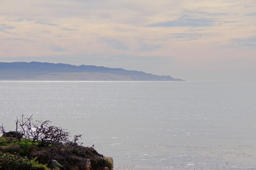Fototapeta na wymiar Panoramic view of the central California coast on a tranquil winter day