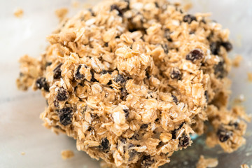 Chewy oatmeal raisin cookies