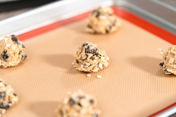 Chewy oatmeal raisin cookies