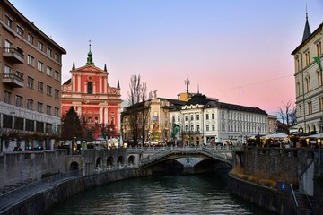 Obraz na płótnie Canvas Bridge in Ljubljana city