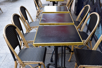 Tables et chaises de bar