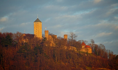 Starkenburg in der winterlichen Abendsonne 