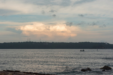 Fototapeta premium Sunset in the sea in Galle Fort in Bay of Galle on southwest coast of Sri Lanka.