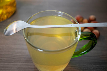 erkältungszeit hausmittel lindenblütentee