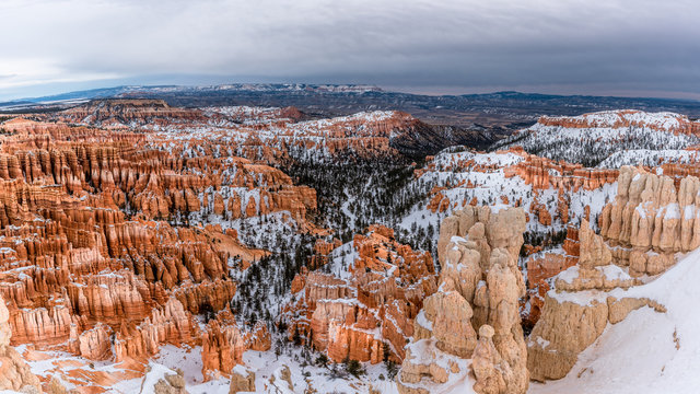 Bryce Amphitheater panorama from Sunset Point at Bryce National Park